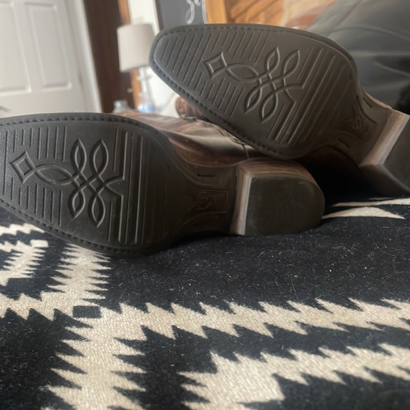 Ariat Womens boots - Picture 3 of 4